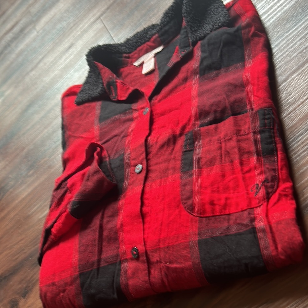 Victoria’s Secret plaid pj top with Sherpa fleece around neckline - Picture 5 of 8